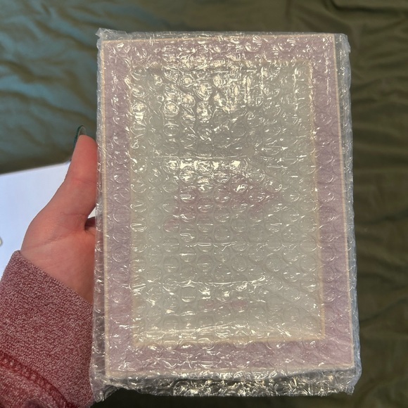 NIP Lilly Pulitzer GWP breast cancer picture frame 💕🩷🙏🏻 - Picture 5 of 5